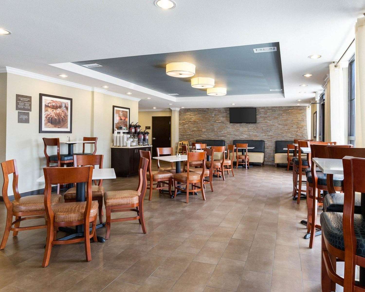 Comfort Suites near Westchase on Beltway 8 33/46