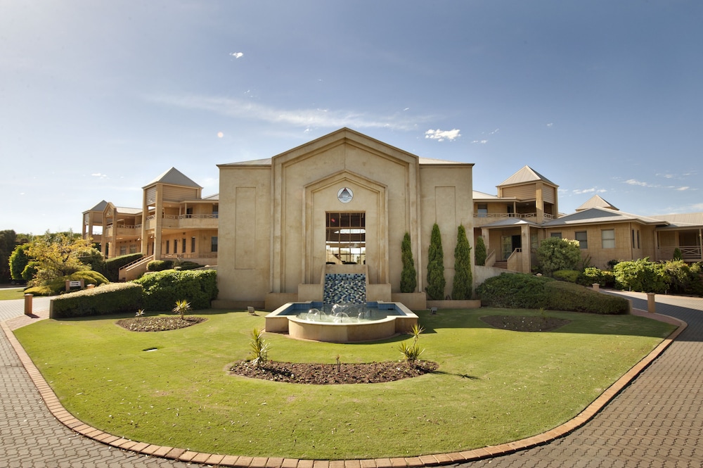 Abbey Beach Resort 26/34