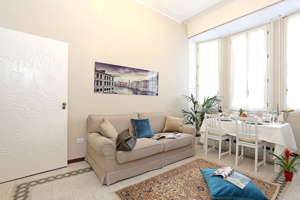Liberty Rome Suites 45/68