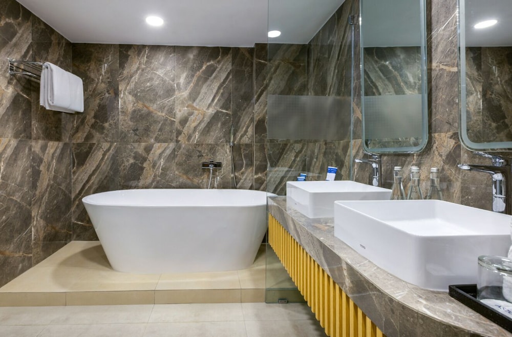 Aston Inn Cilacap 46/49