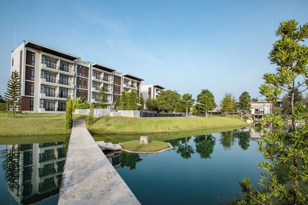 GreenVille Laguna Hotel 4/48