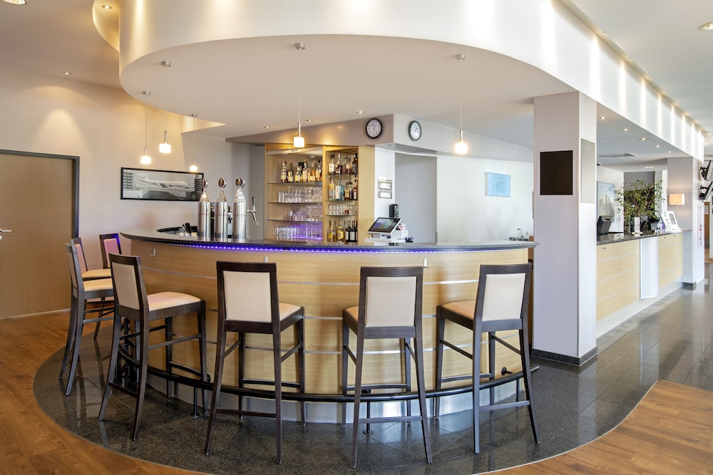 HOLIDAY INN EXPRESS FRANKFURT AIRPORT 36/58