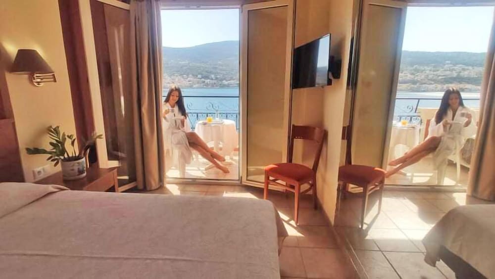 Samos City Hotel 33/69