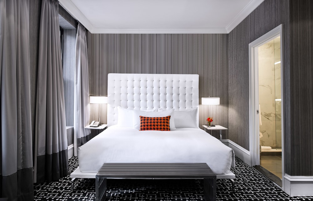 JUNIOR SUITE, KING BED