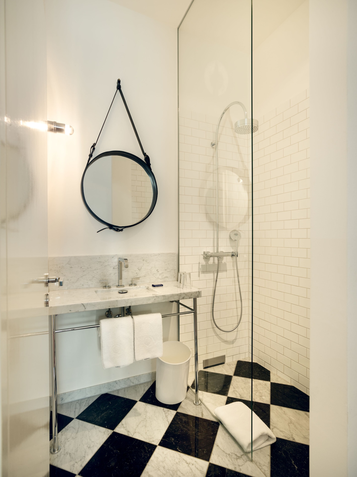 ROOM, SMALL