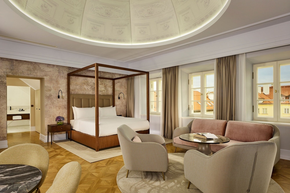 Hotel Verte, Warsaw, Autograph Collection 30/50