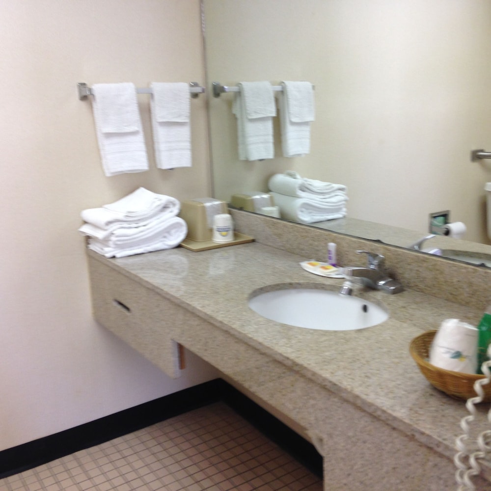 Knights Inn Elizabethtown 13/18