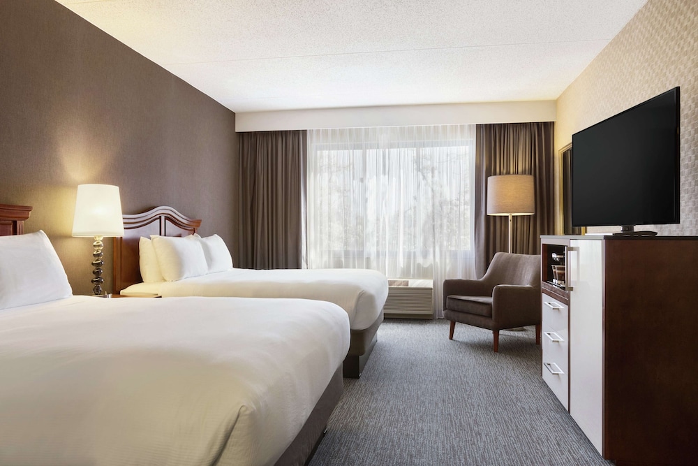 Doubletree By Hilton Detroit Novi 24/74