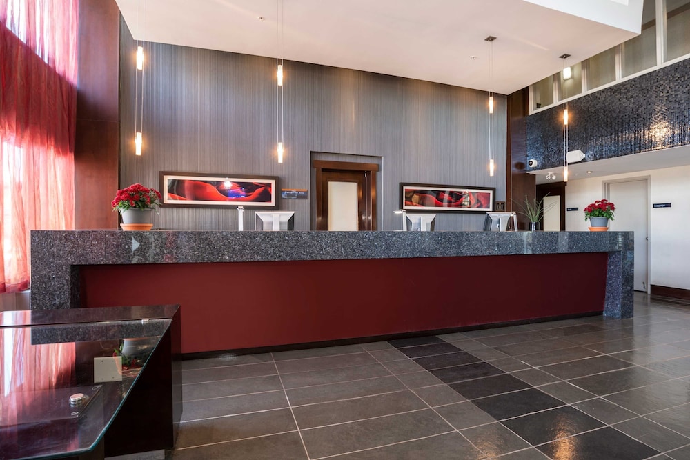 Sandman Hotel & Suites Winnipeg Airport 5/56