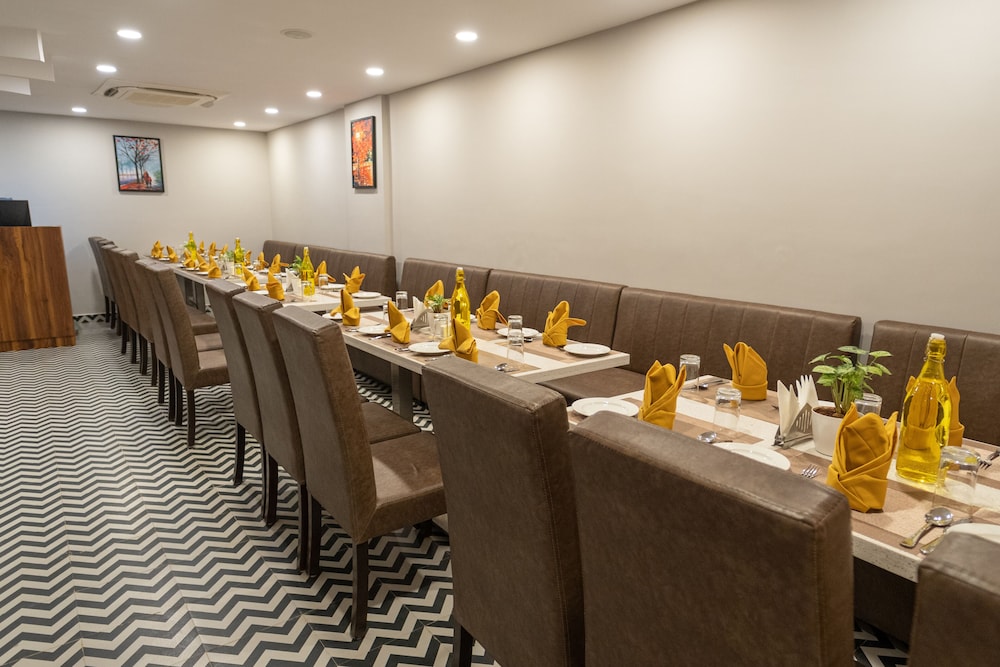 Clarks Inn Airport Hotel Bangalore 30/34