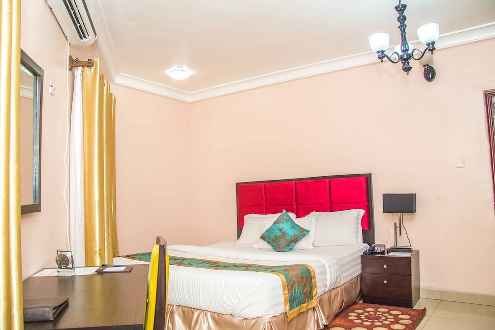 Deluxe, King Bed