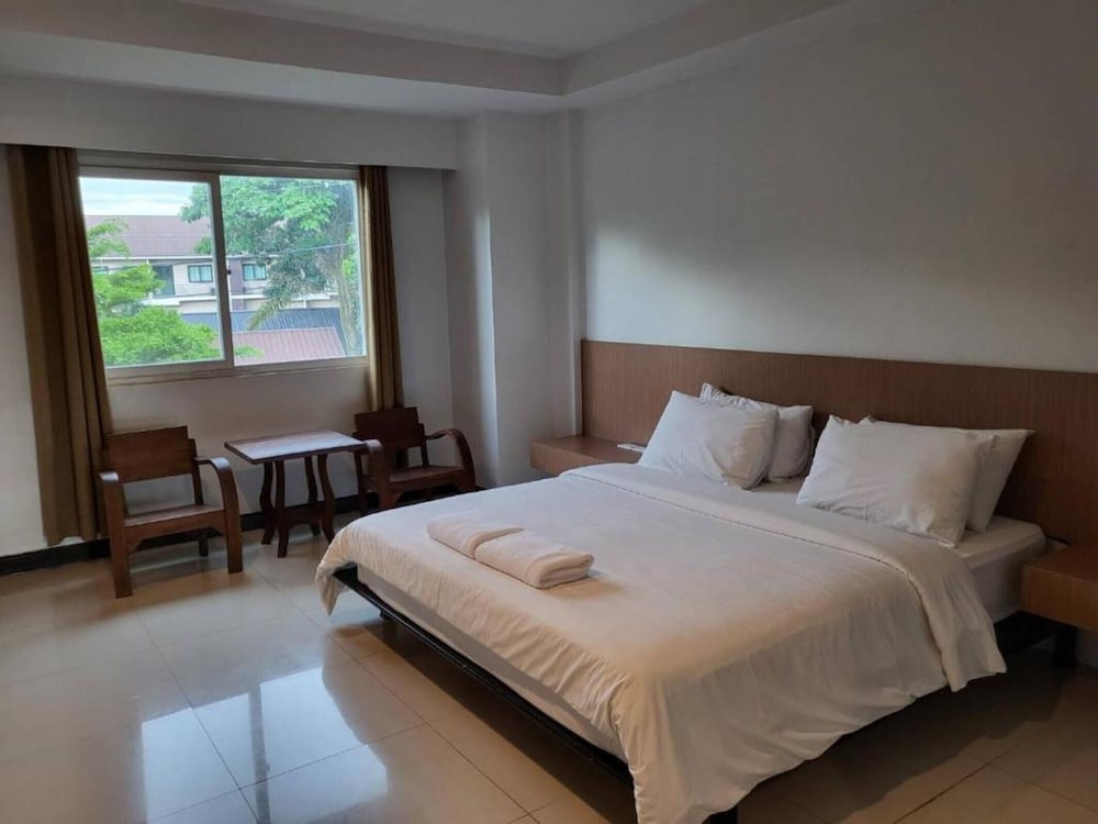 STANDARD, KING BED