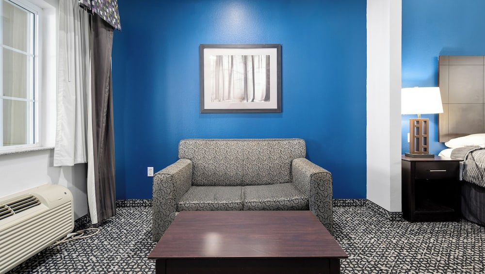Belmont Inn and Suites 40/58