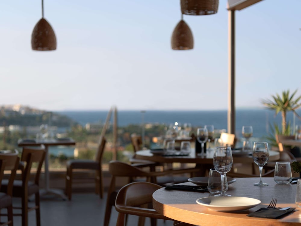 Irida Hotel 36/48