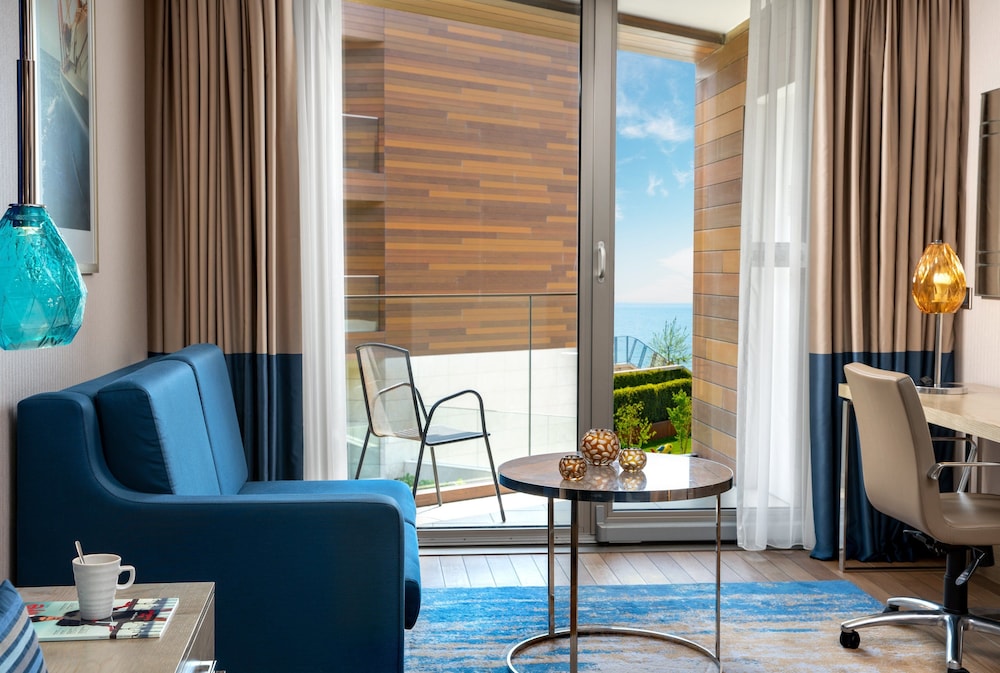 Crowne Plaza Istanbul - Florya 66/76