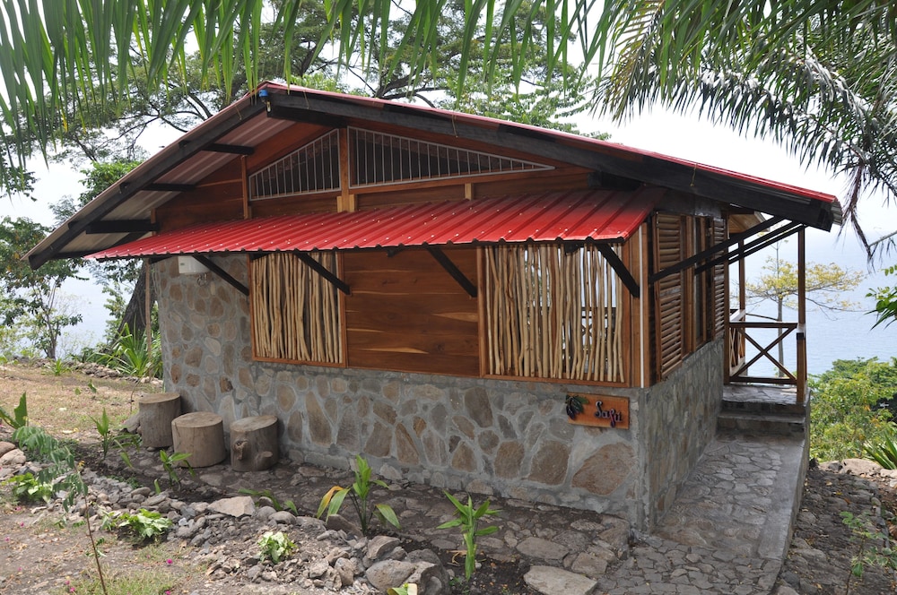 Mucumbli Hotel 3/48