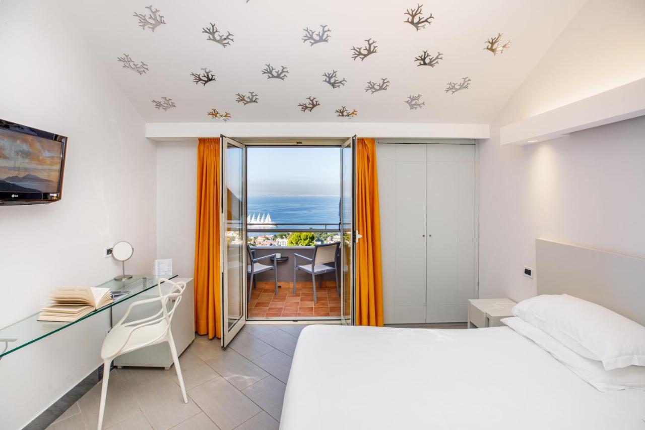 SUPERIOR, DOUBLE OR TWIN BED, SEA VIEW