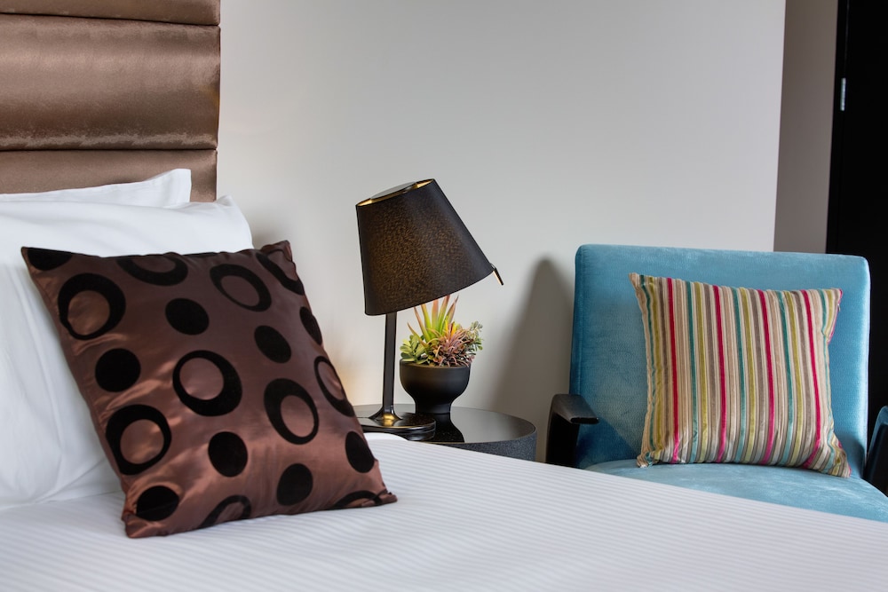 57 HOTEL 29/46