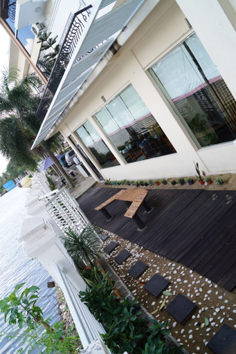 Hotel Victoria River View 1/11