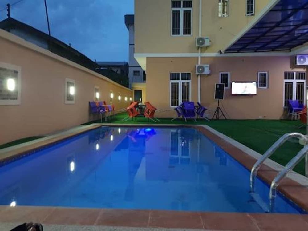 Bana Hotel & Suites 24/27