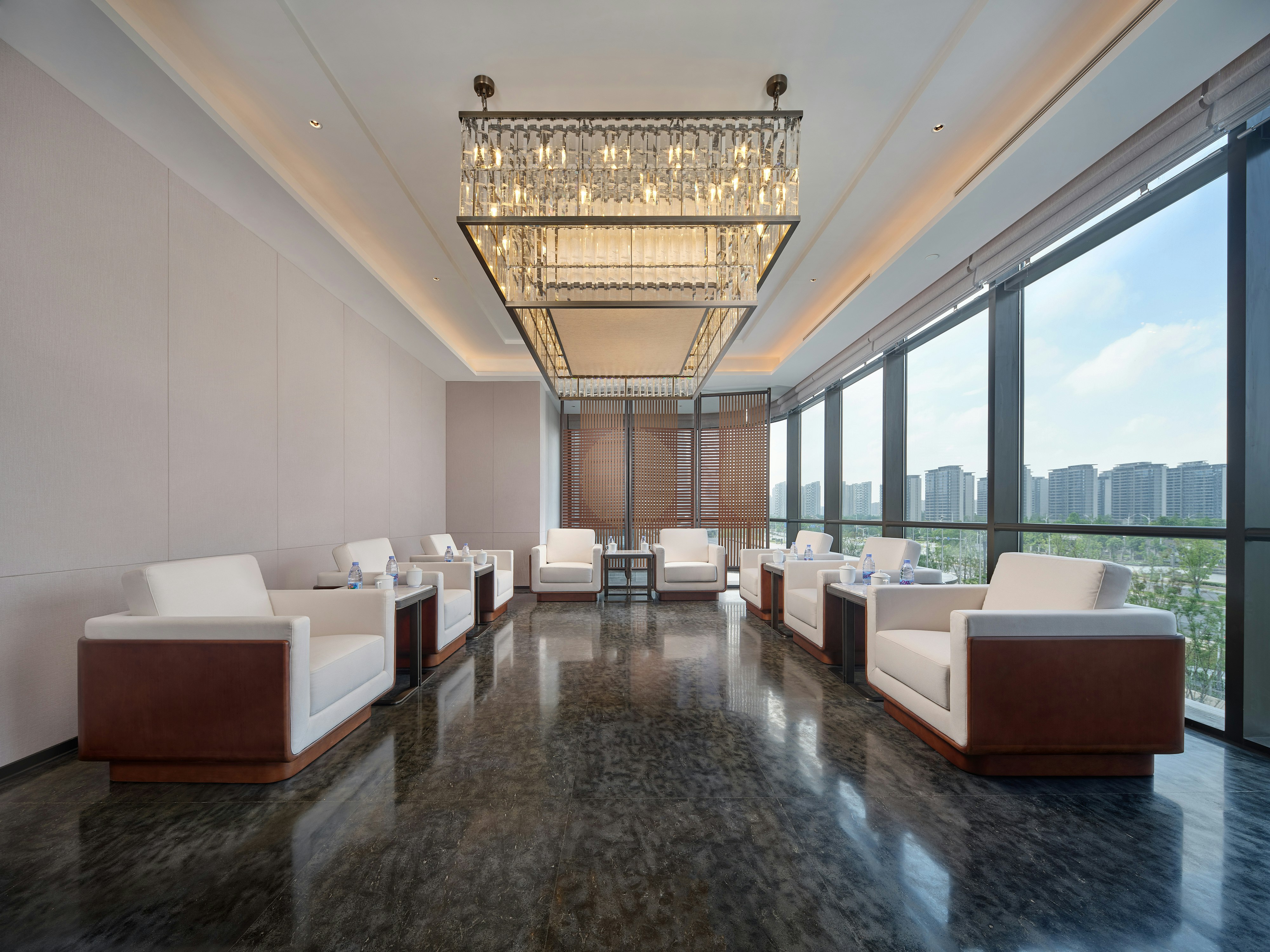 Hilton Jiashan 18/36