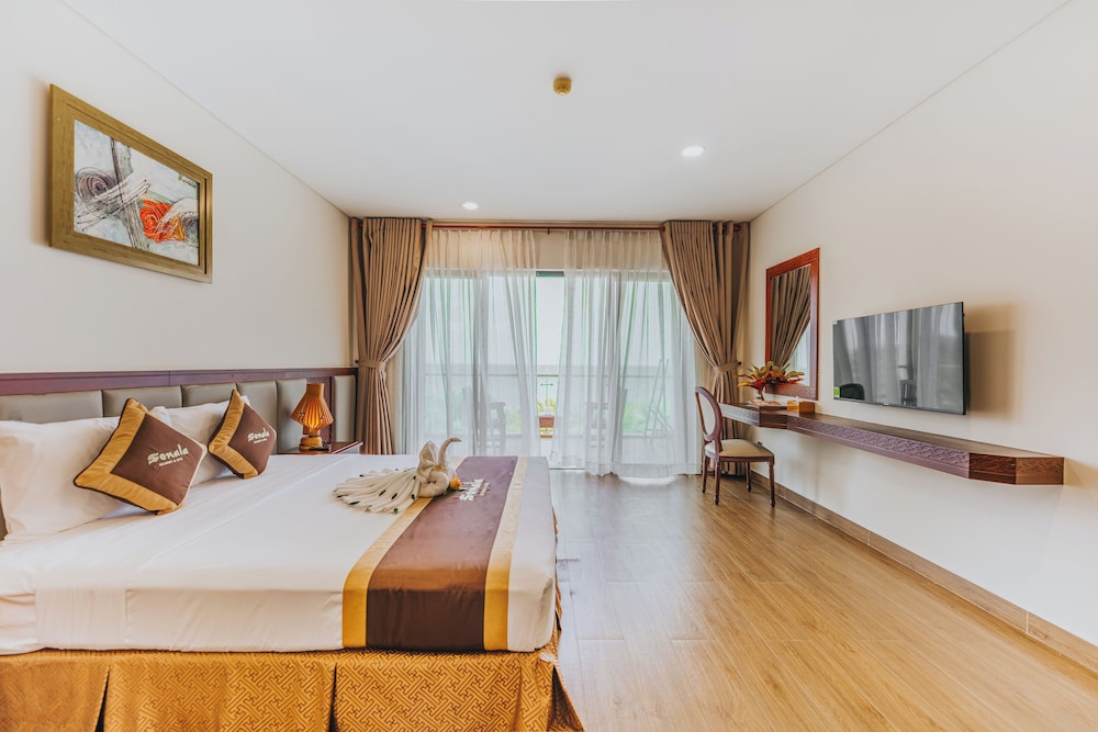 DELUXE, RESORT VIEW