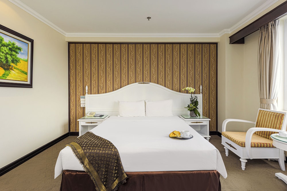 Chalcedony Hotel 25/50
