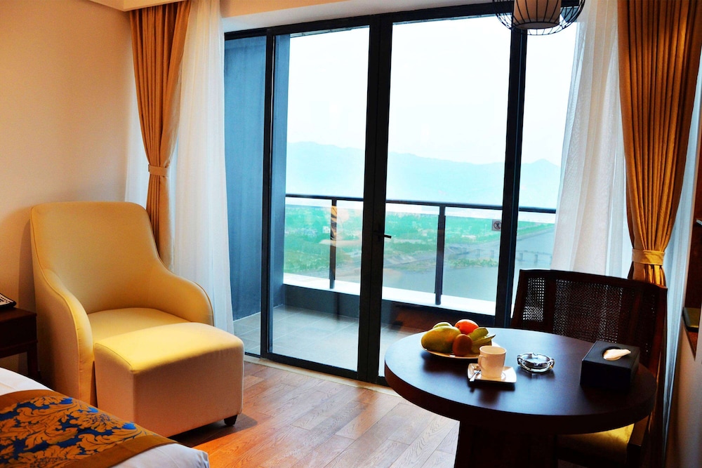 Wyndham Garden Lingshui 26/35