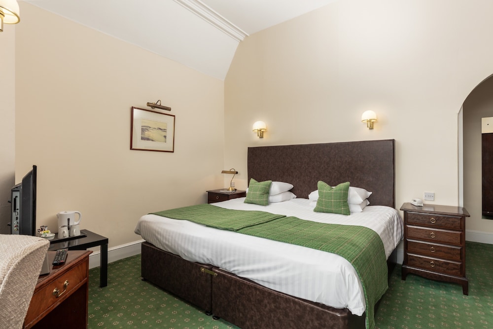 Fernhill Hotel 9/48