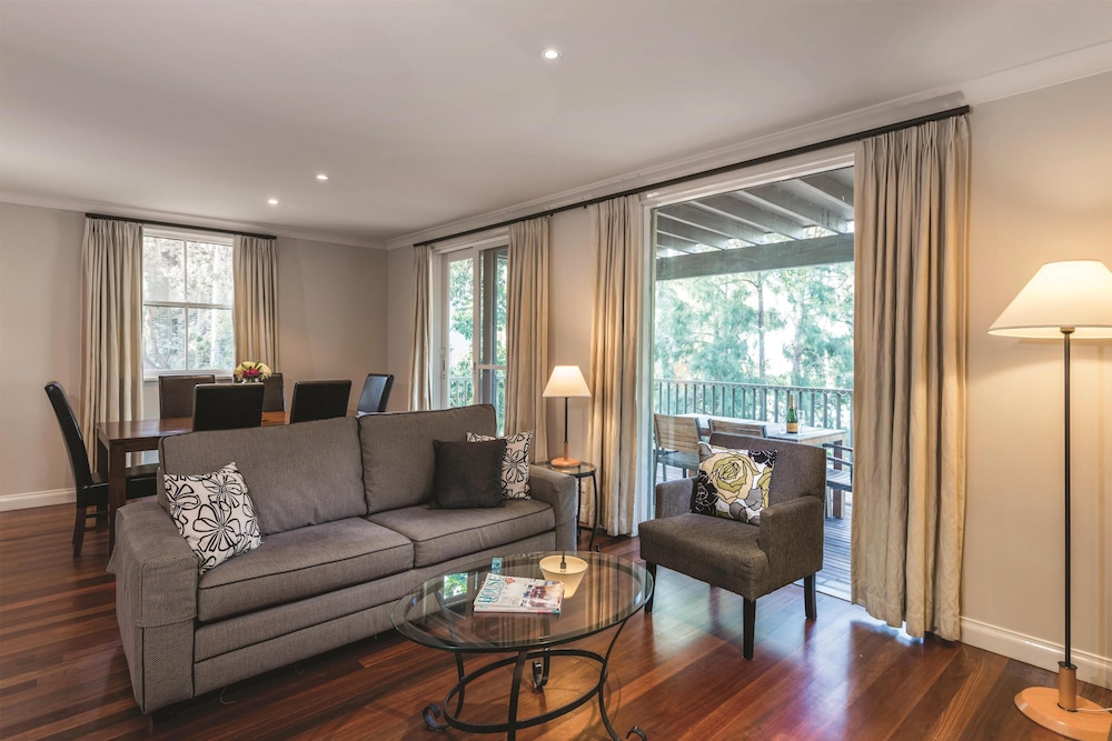 Avani Cypress Lakes Resort 30/50