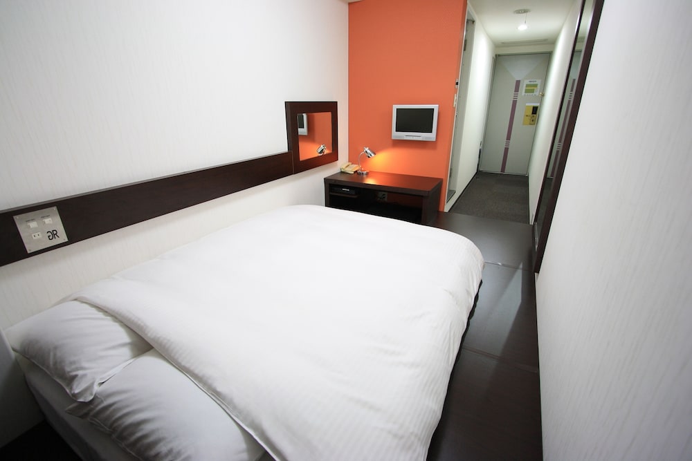 ROOM, DOUBLE BED