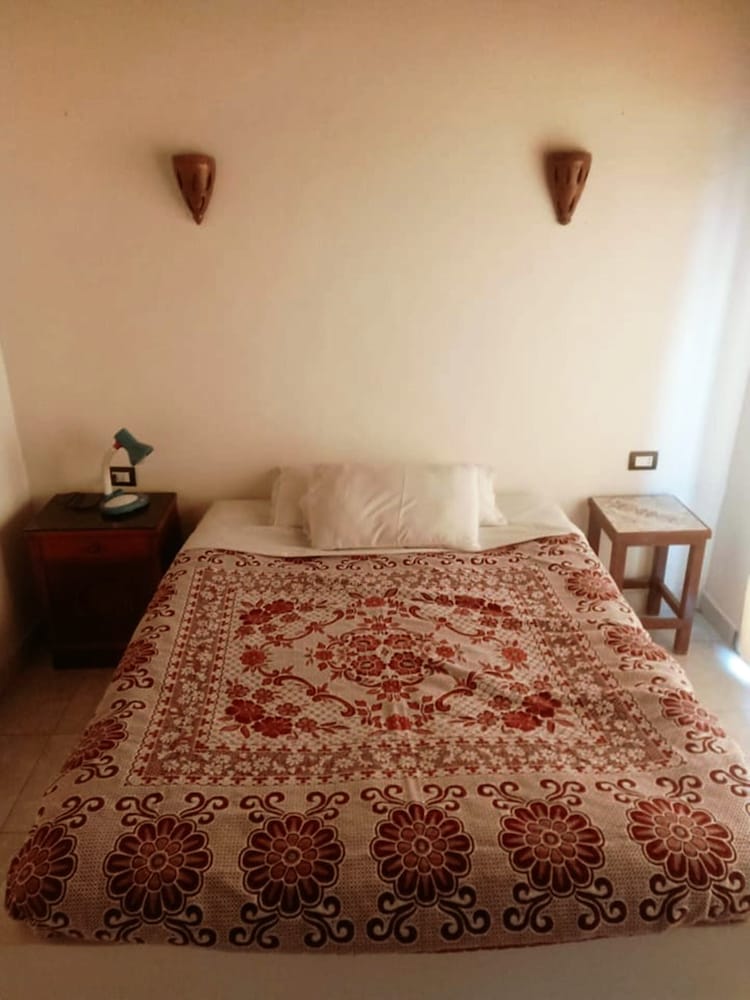 Amenophis Hotel 15/50