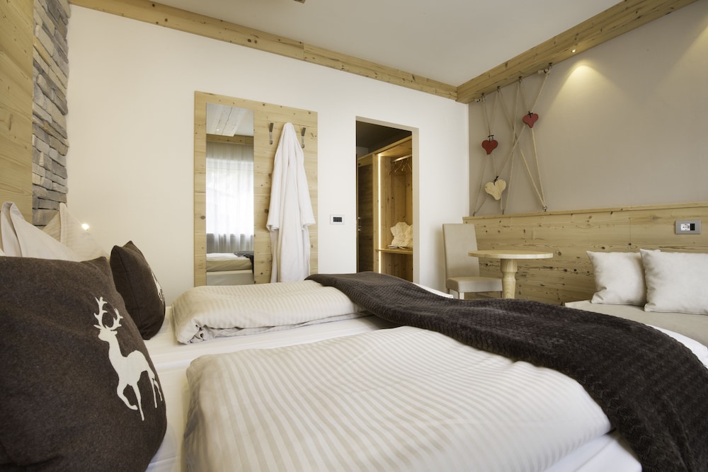 HOTEL AZOLA 22/50