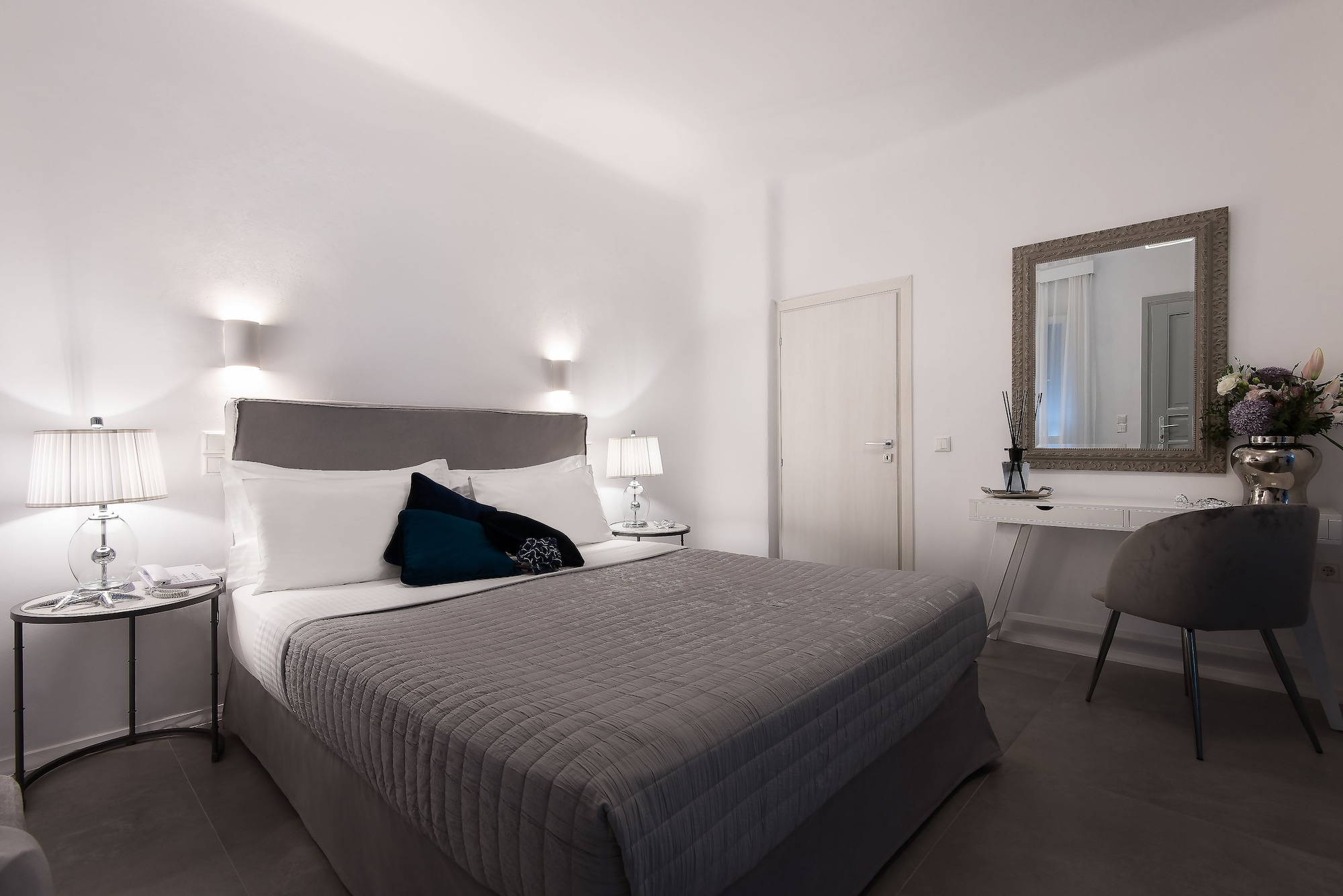 Superior, Queen Bed, Partial Sea View, Outdoor Jetted Tub