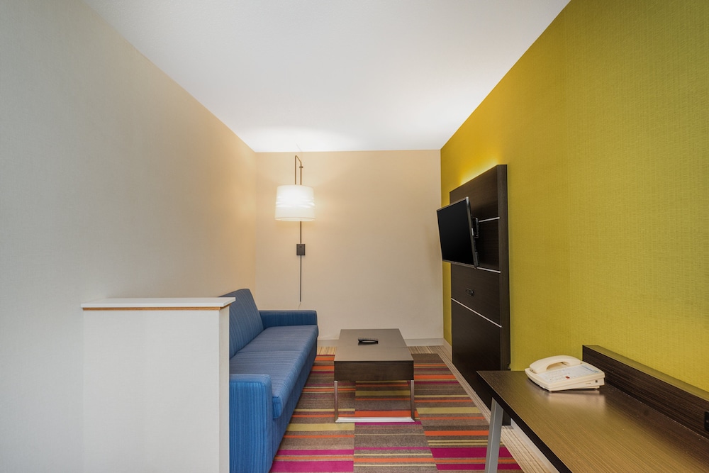 Holiday Inn Express Bloomsburg 54/74