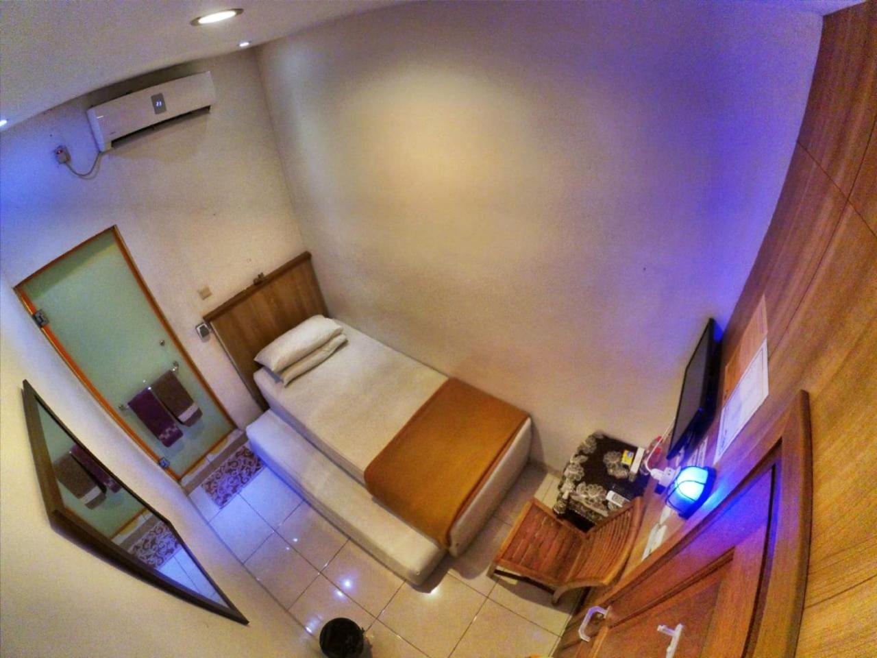 Cabin Hotel Bhayangkara 12/50