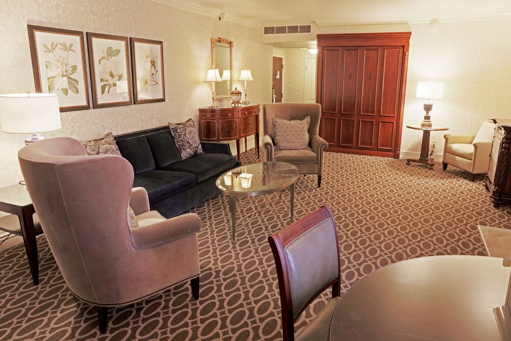 Hotel Roanoke Conference Ctr Curio Collection By Hilton 31/58