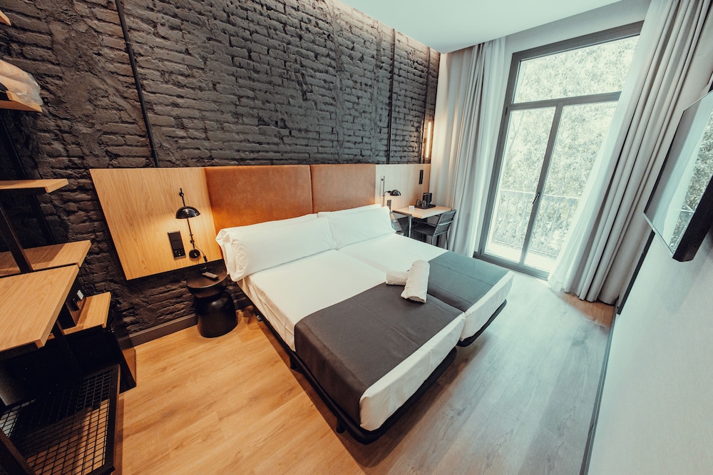 Transit Hotel 15/50