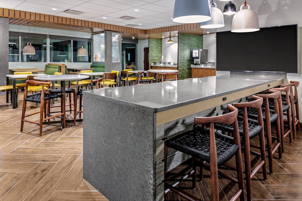 Fairfield Inn Suites Queensbury Glens Falls Lake George Area 6/30