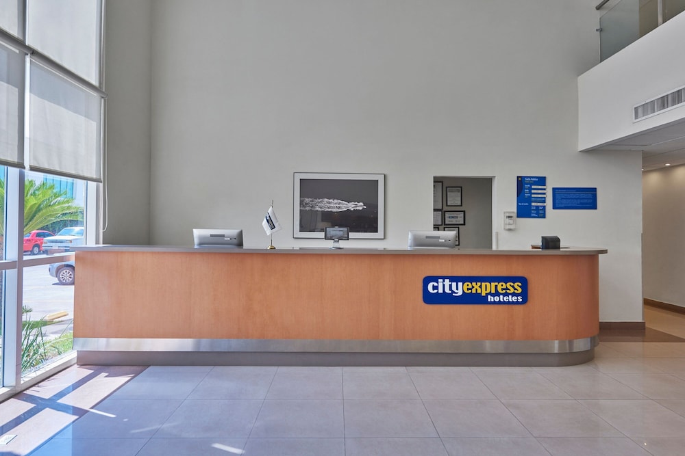 City Express Mazatlan 6/32
