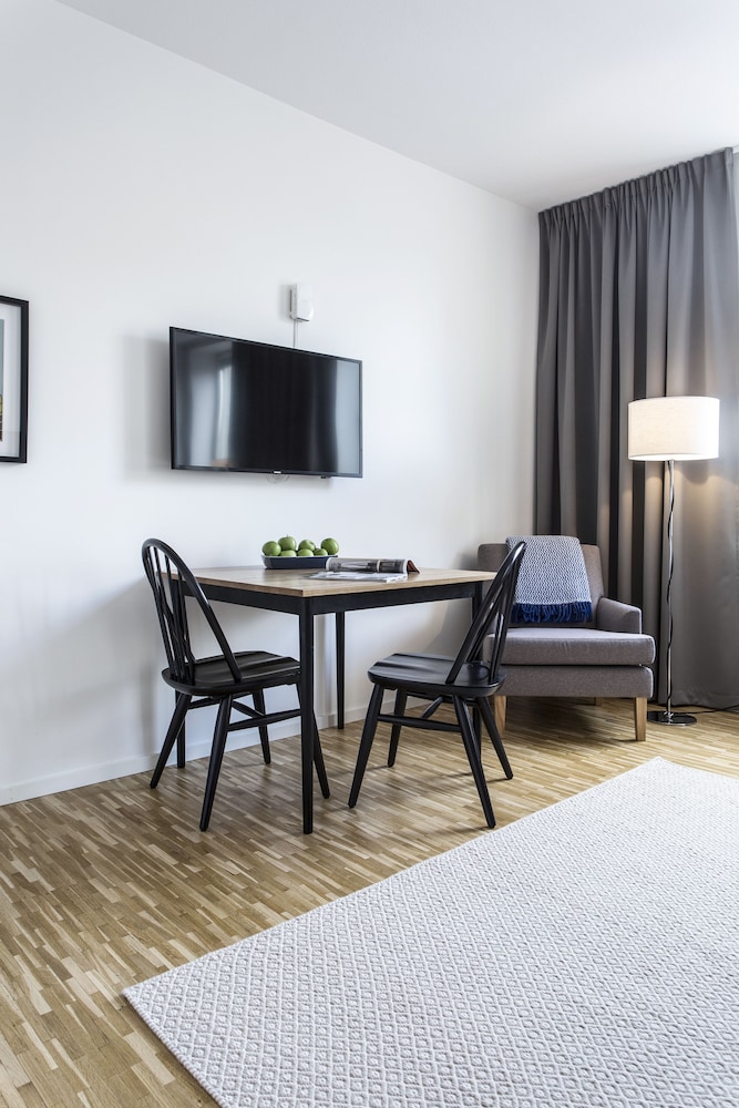 Biz Apartment Solna 35/36