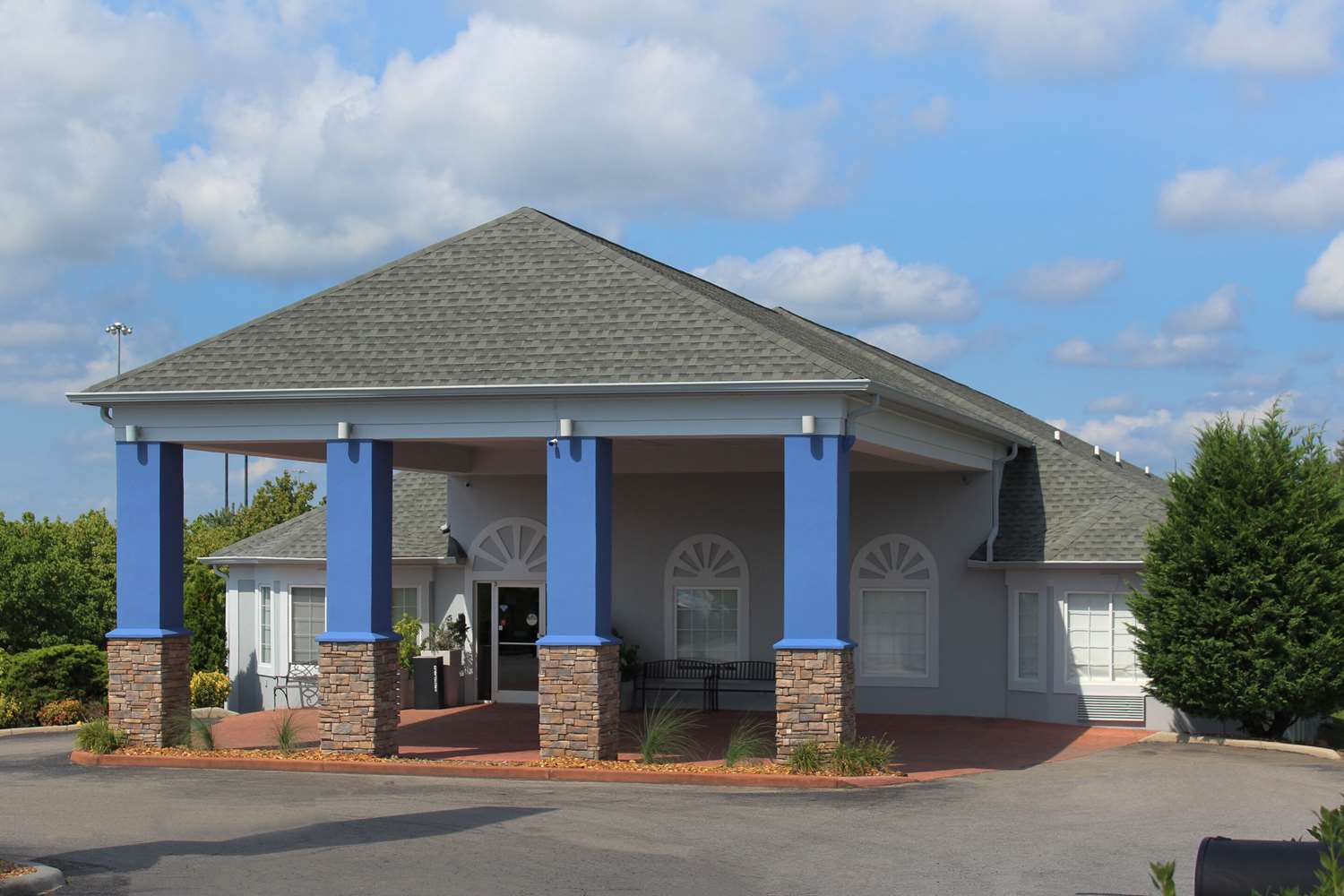 Quality Inn Crossville Near Cumberland Mountain State Park 2/47