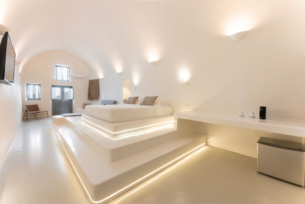 Cilon Suites Santorini 12/50