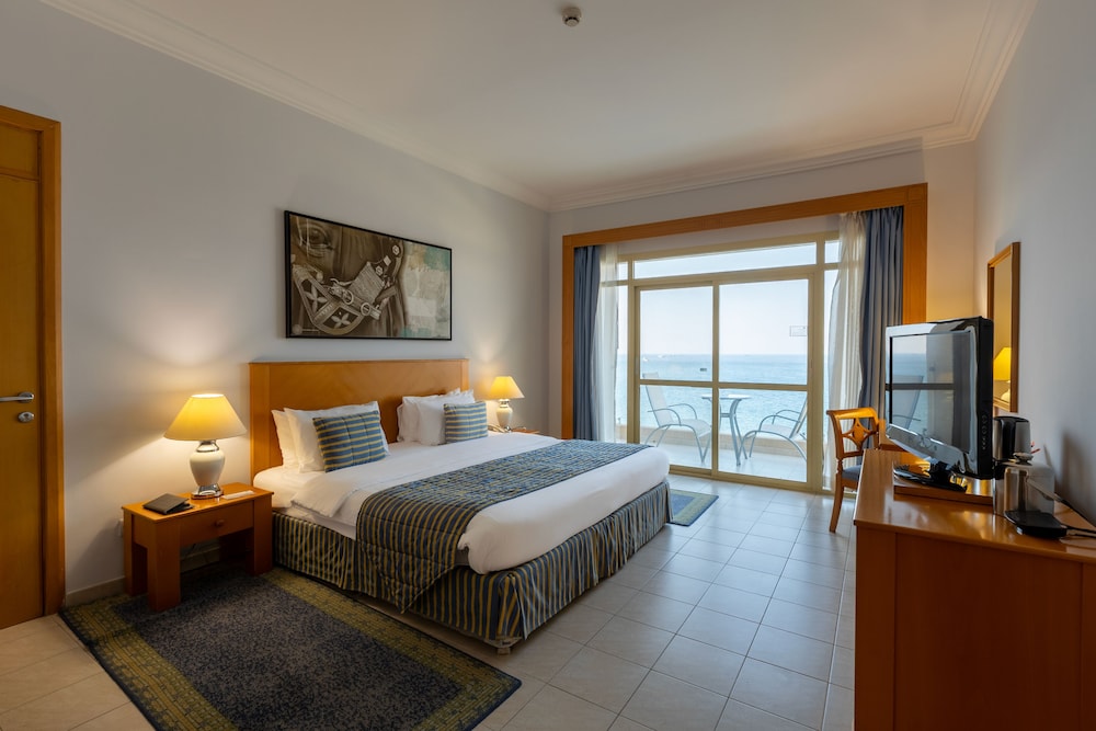 Azimut Hotel Khasab 16/42