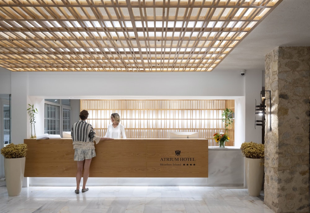 Atrium Hotel 7/48