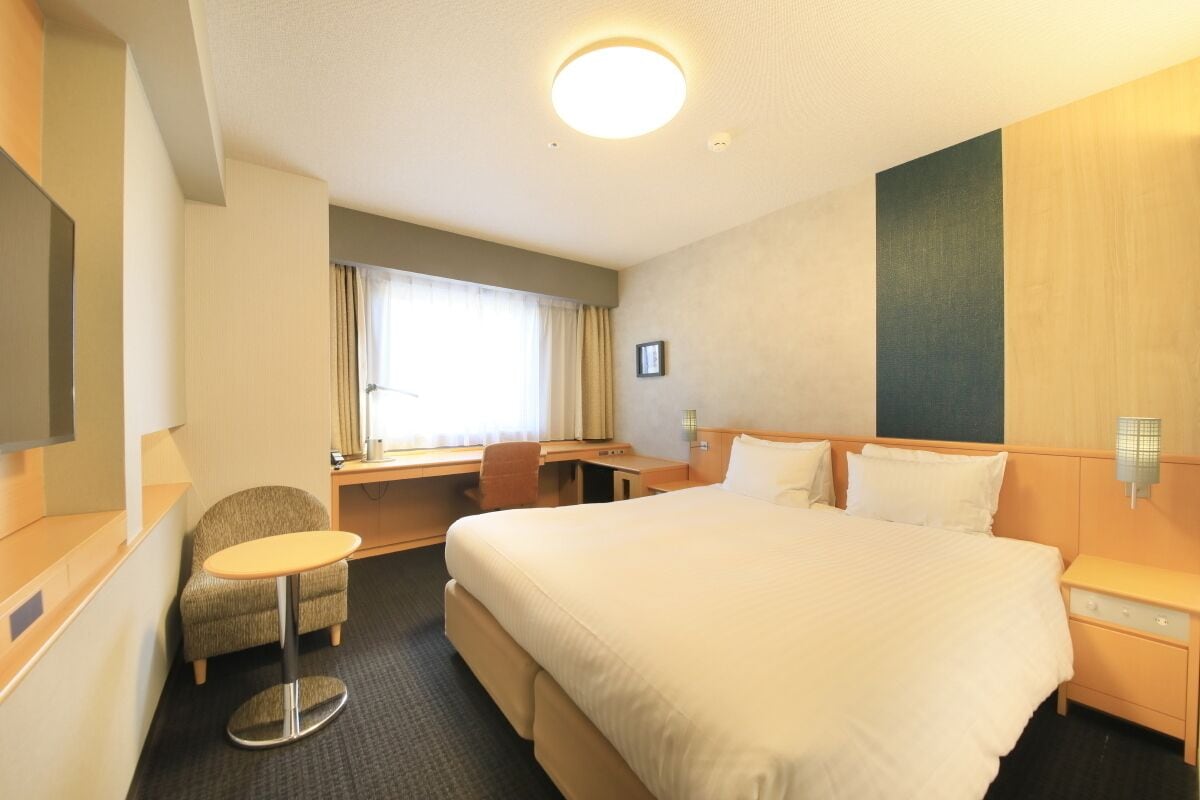 ROOM, DOUBLE BED, CORNER, SMOKING