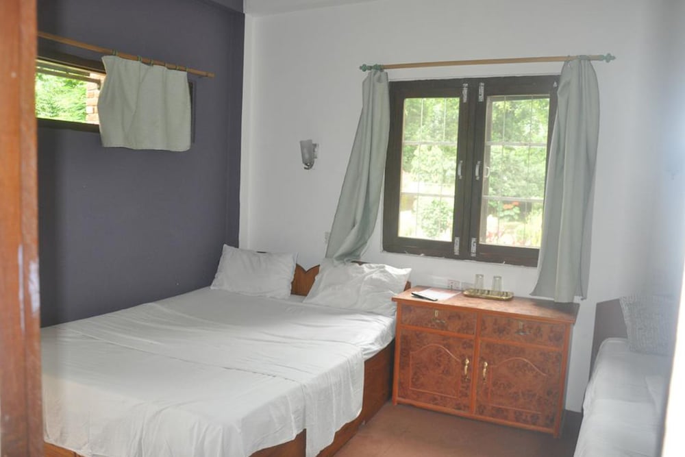 Hotel Elephant Camp 7/15