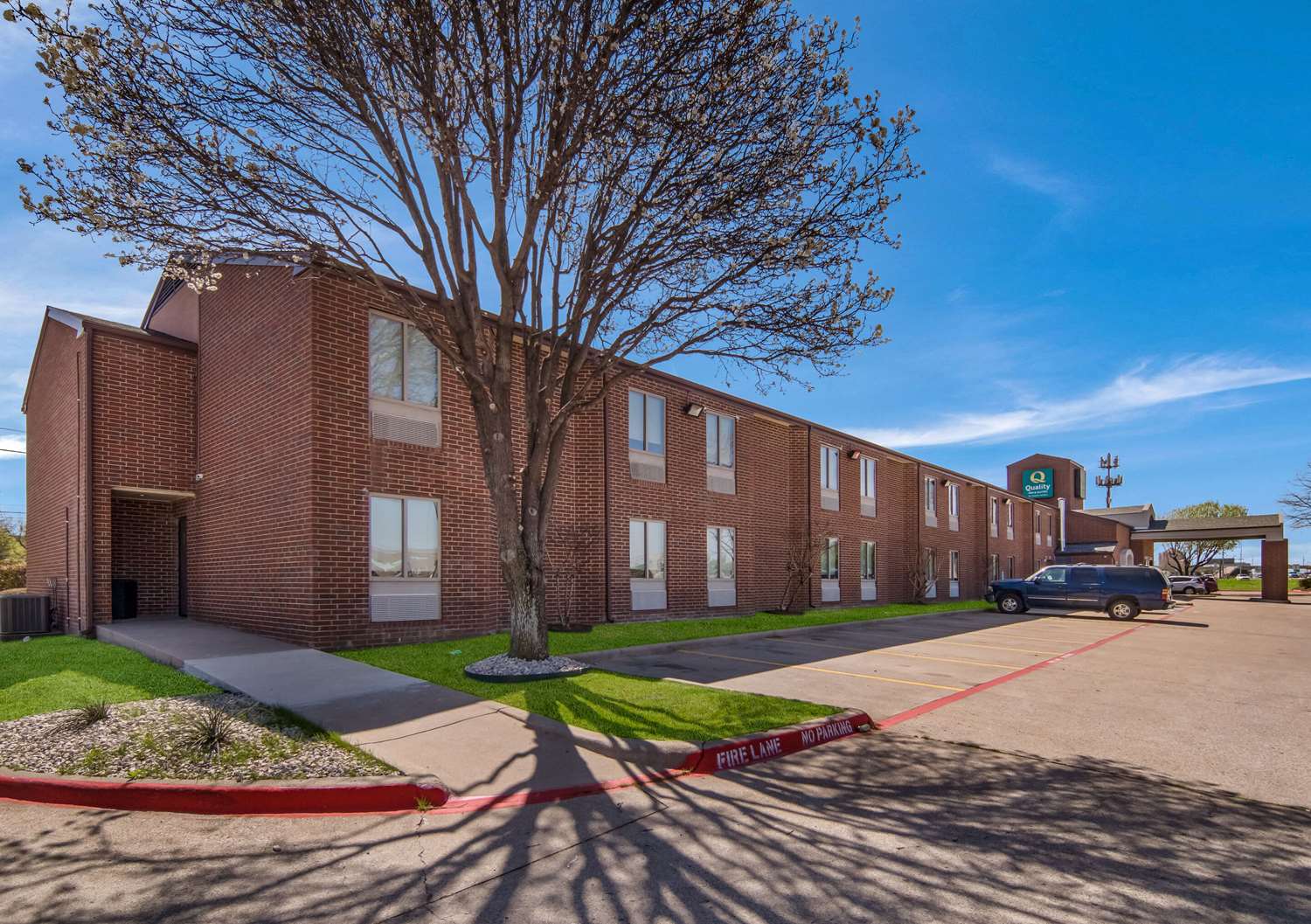 Quality Inn and Suites Richardson-Dallas 27/28