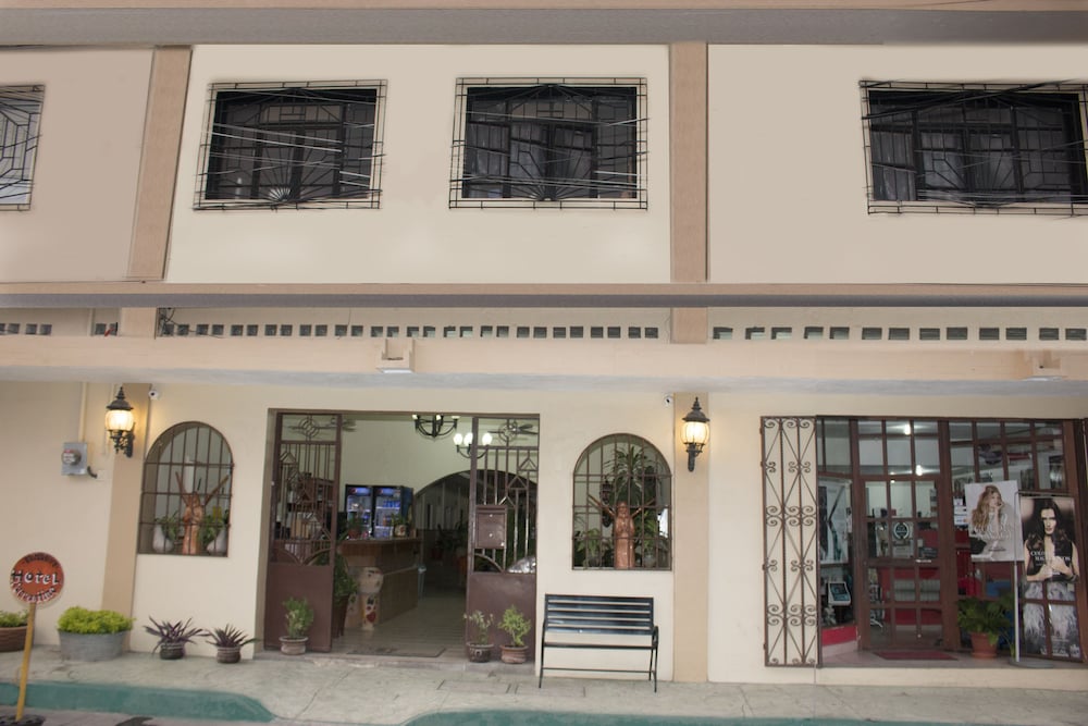 Hotel Cervantino 2/50