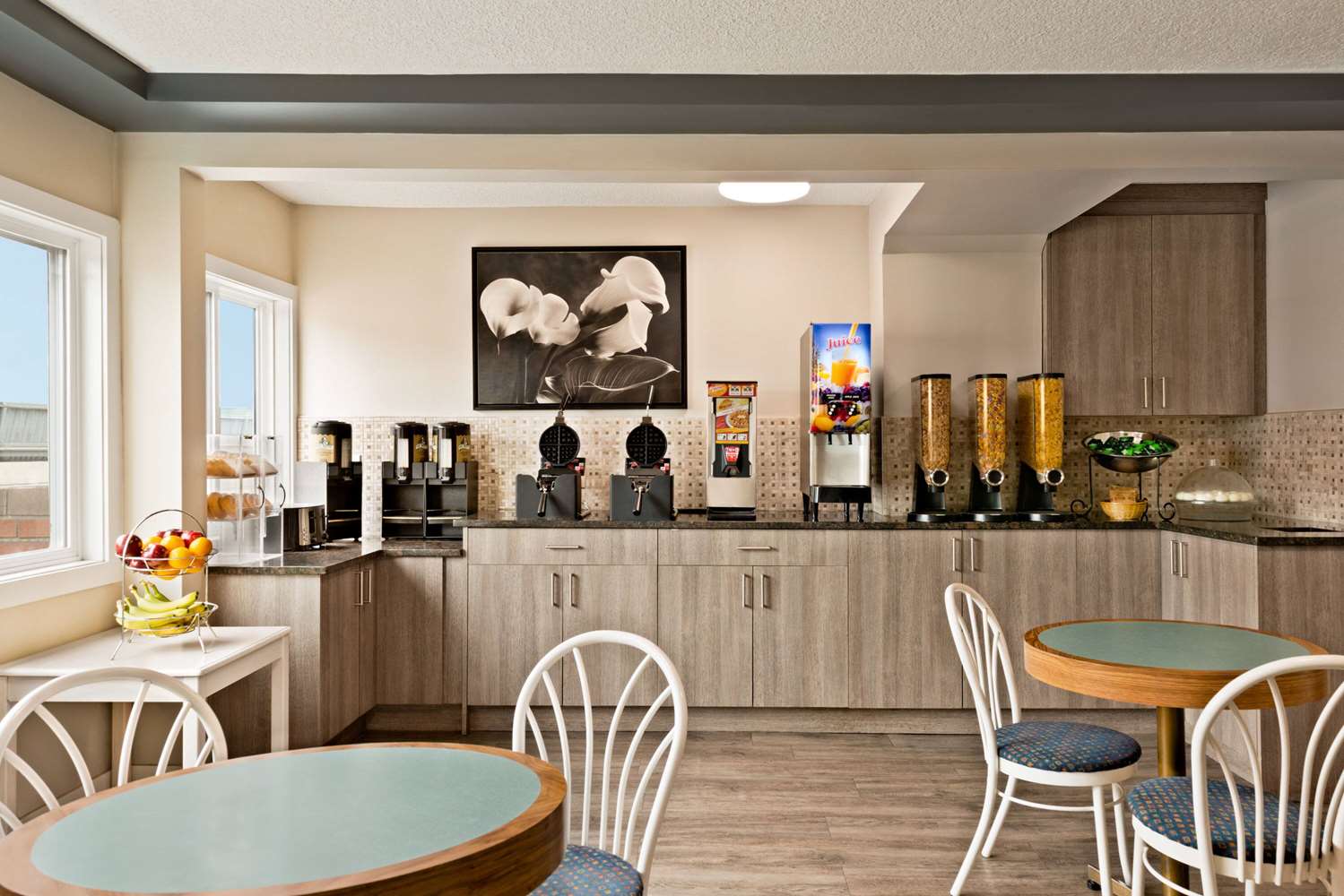 Travelodge by Wyndham Calgary South 33/63
